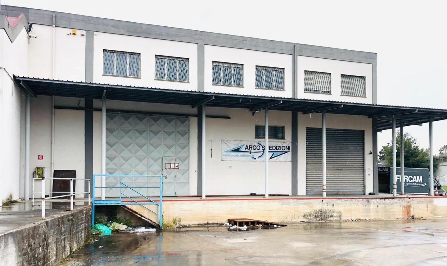 Domiciliari con il braccialetto agli arrestati per il colpo alla Arco