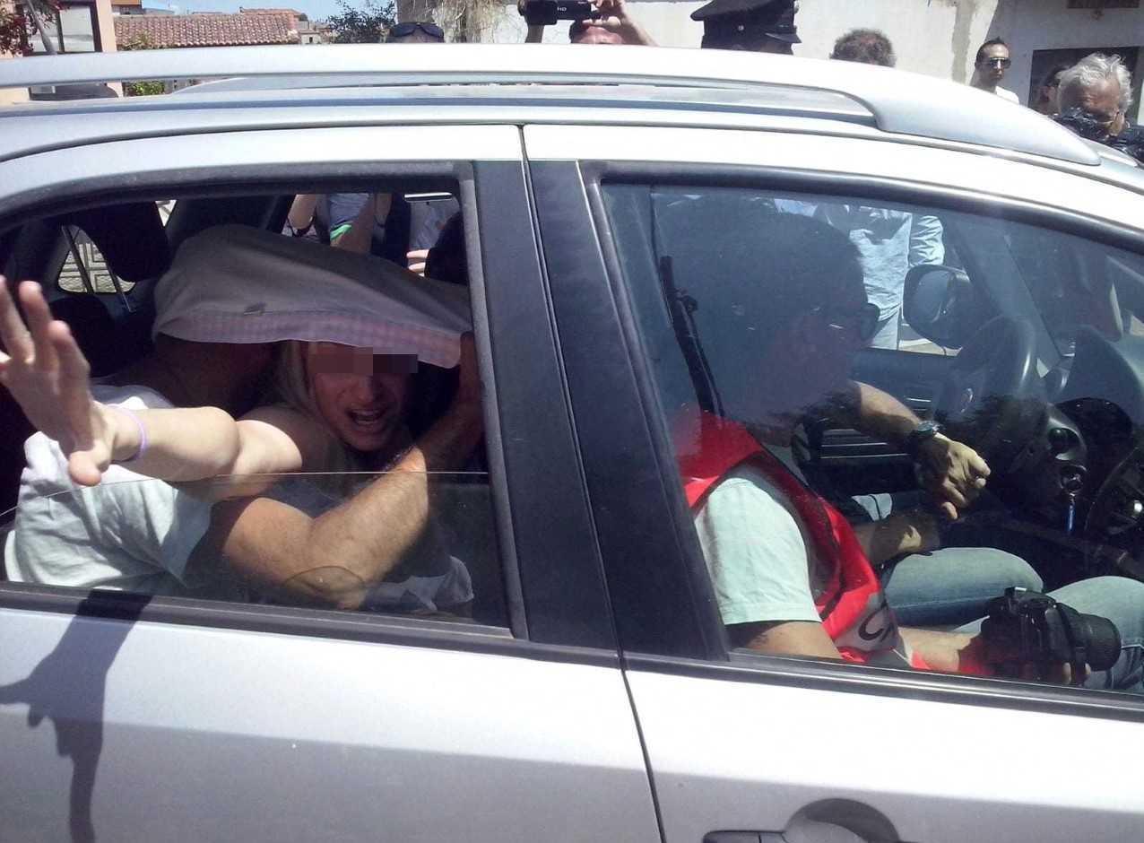 «Avevo paura di dare nostra figlia al padre» 