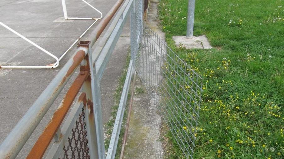 Poggio Renatico, nel parco si stacca una recinzione: bimbo di 3 anni all’ospedale