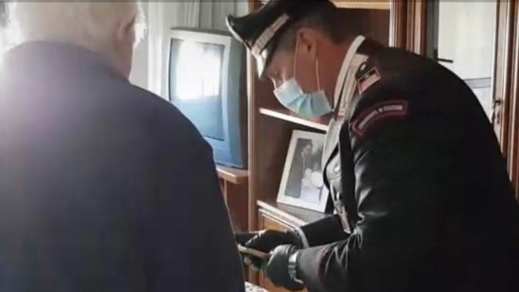 Lido Estensi, anziano si sente solo: i carabinieri gli fanno compagnia