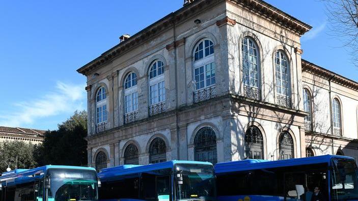 Con le superiori in presenza scatta il nuovo piano dei bus