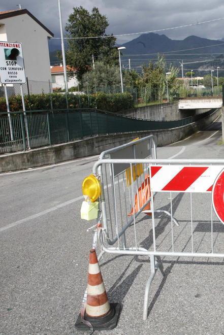 Installati i dissuasori nel sottopasso
