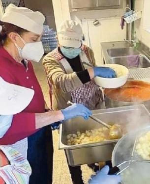 Caritas, il pacco alimentare ogni settimana a 50 famiglie 