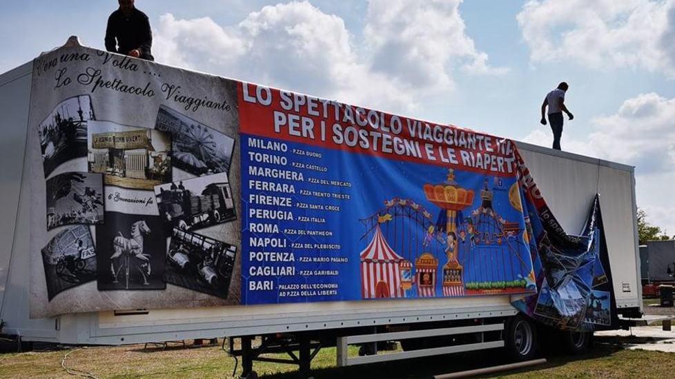 Camion a passo di lumaca La protesta dei Luna Park