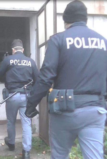 Abusi su minorenni, arrestato sacerdote 