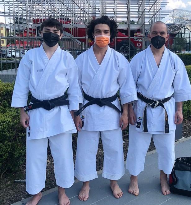 Gichin Funakoshi oro a...distanza