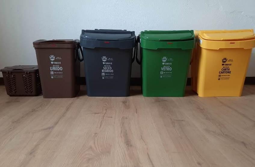 Differenziata, ecco i nuovi mastelli 