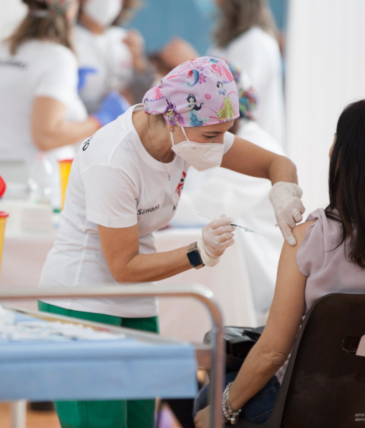 Budoni domani all’anfiteatro vaccinazioni per over 80