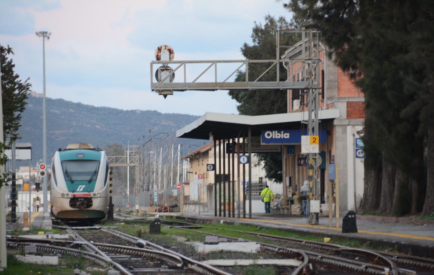 Ferrovia dimenticata, Farris protesta 