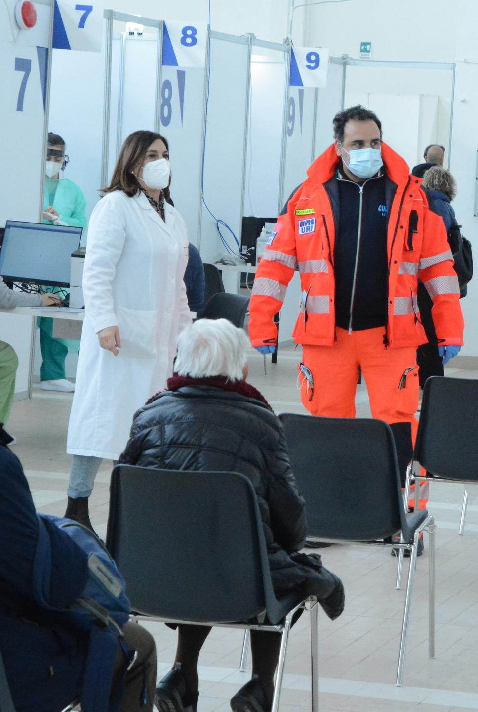 Casi Covid in calo, lento ritorno alla normalità