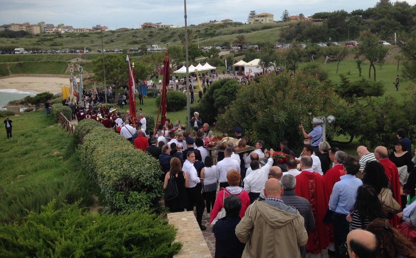 Limiti e distanziamento ma la Festha Manna si farà 