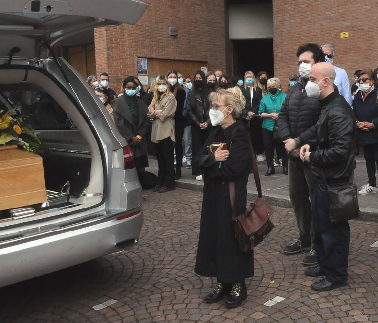 Modena a S. Faustino l'addio al prof. Feltri tra i ricordi dei suoi studenti 