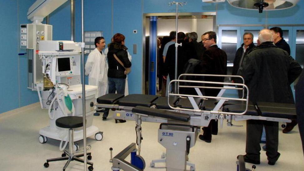 L'inaugurazione nel 2011 del blocco operatorio da quattro sale all'ospedale di Argenta