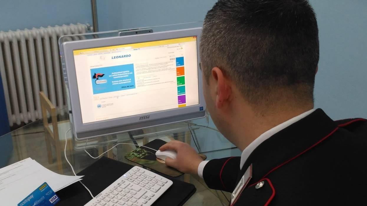 Clona una carta di credito e usa 4mila euro per fare scommesse online