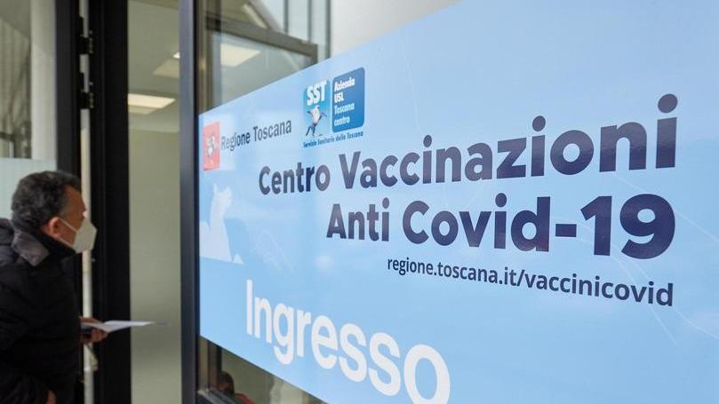 Il centro vaccinale nell’ex sede della Sesa di via Giuntini