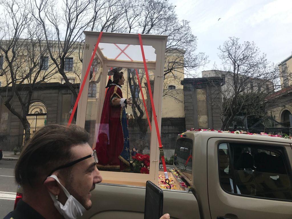 Il passaggio di Sant'Efisio un anno fa nel silenzio della città avvenne il 3 maggio