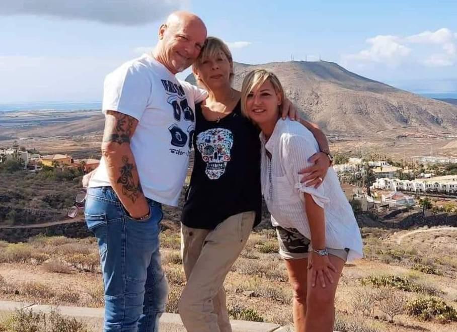 Barbara al centro con Tommy e la Biba