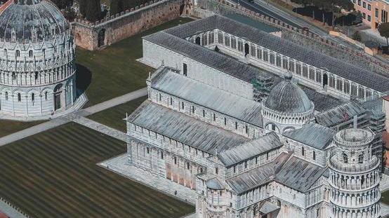Segnale di vita, riapre la Torre pendente. Messaggio ai turisti: «Fermatevi di più»