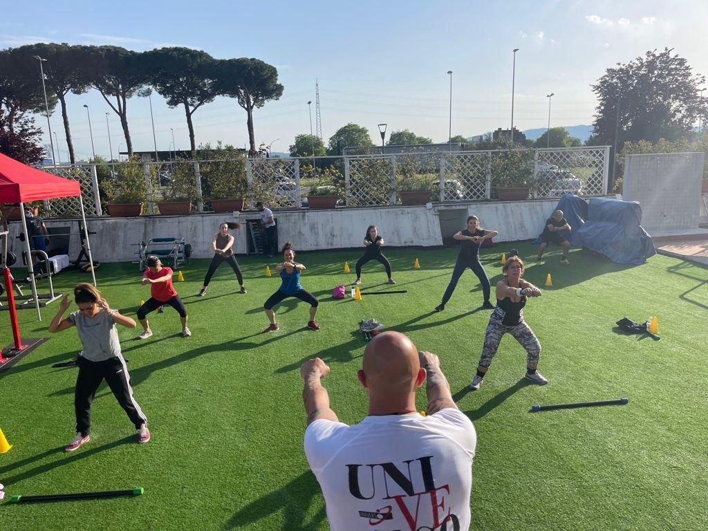 Esercizi all'aperto per la palestra Universo