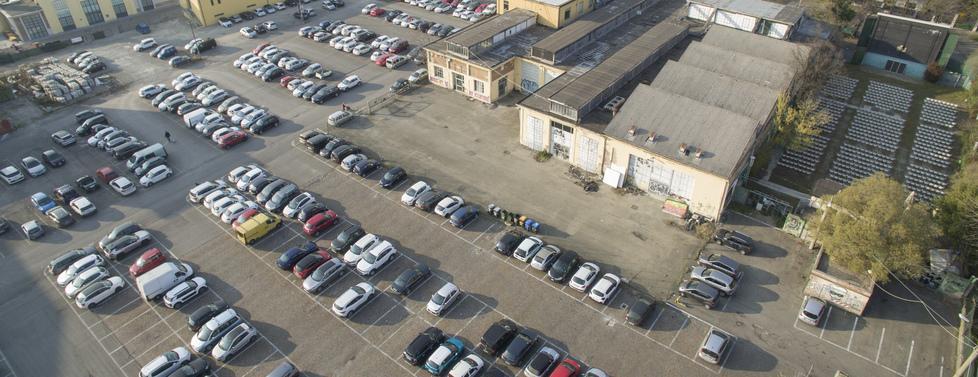 Modena, addio al parcheggio Amcm: Mercato Albinelli in rivolta «Mazzata per il centro» 