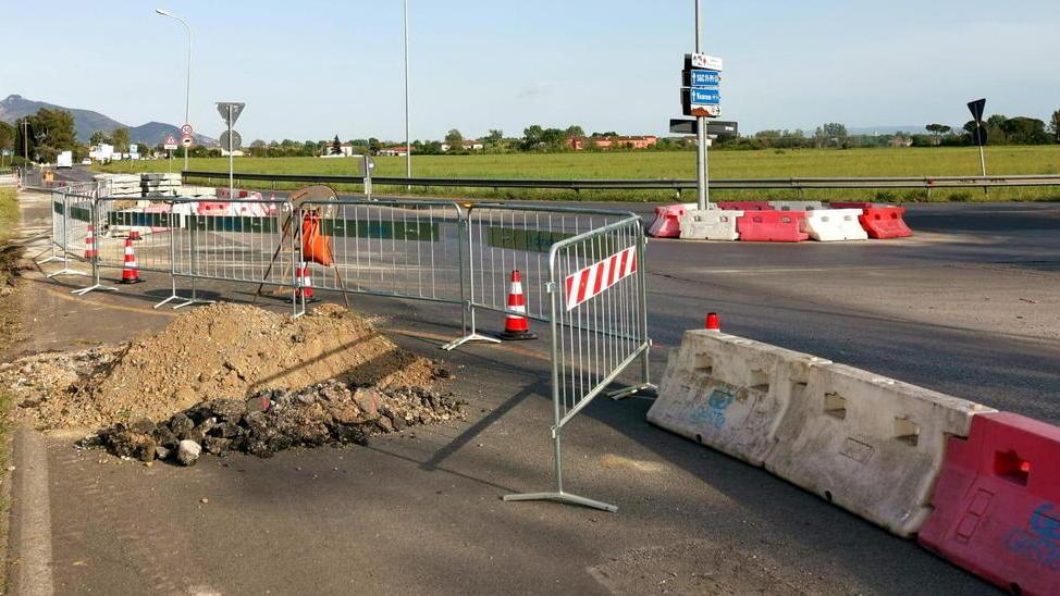 La Fontina, lavori alla rotatoria provvisoria
