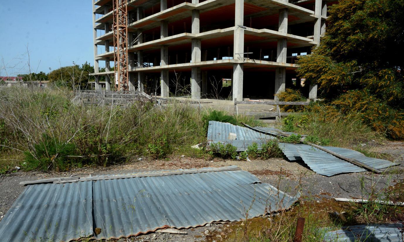 Un cantiere aperto e abbandonato