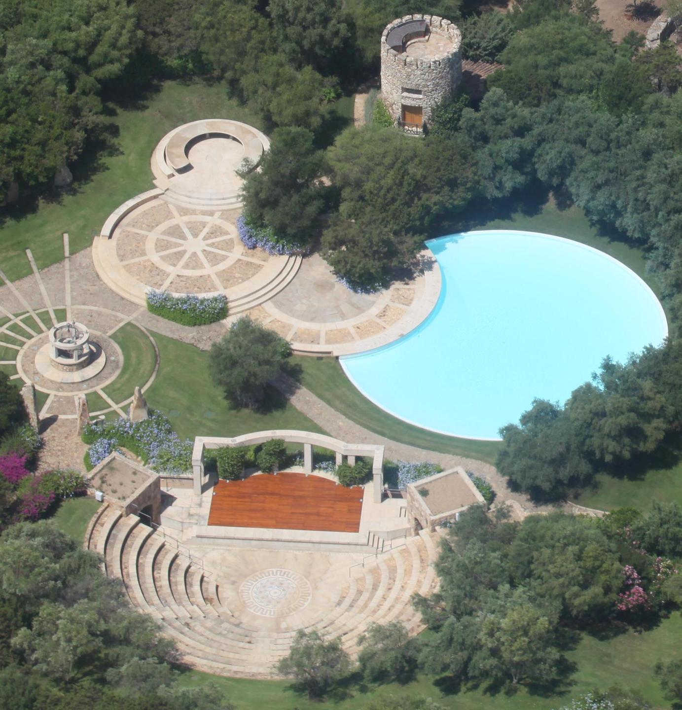 A Villa Certosa lavori con il Piano casa 