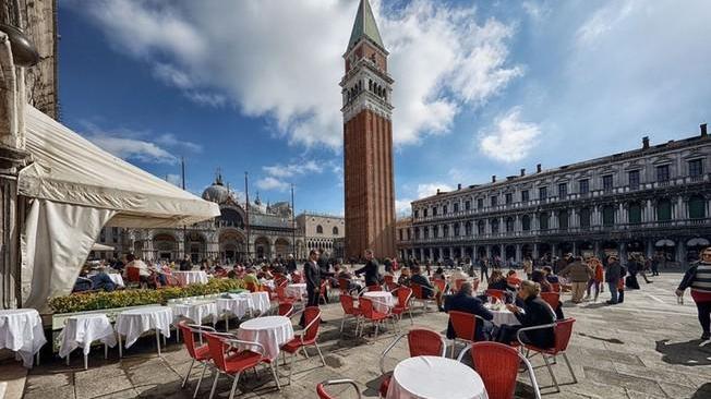 Venezia, riapre da domani lo storico Caffè Quadri