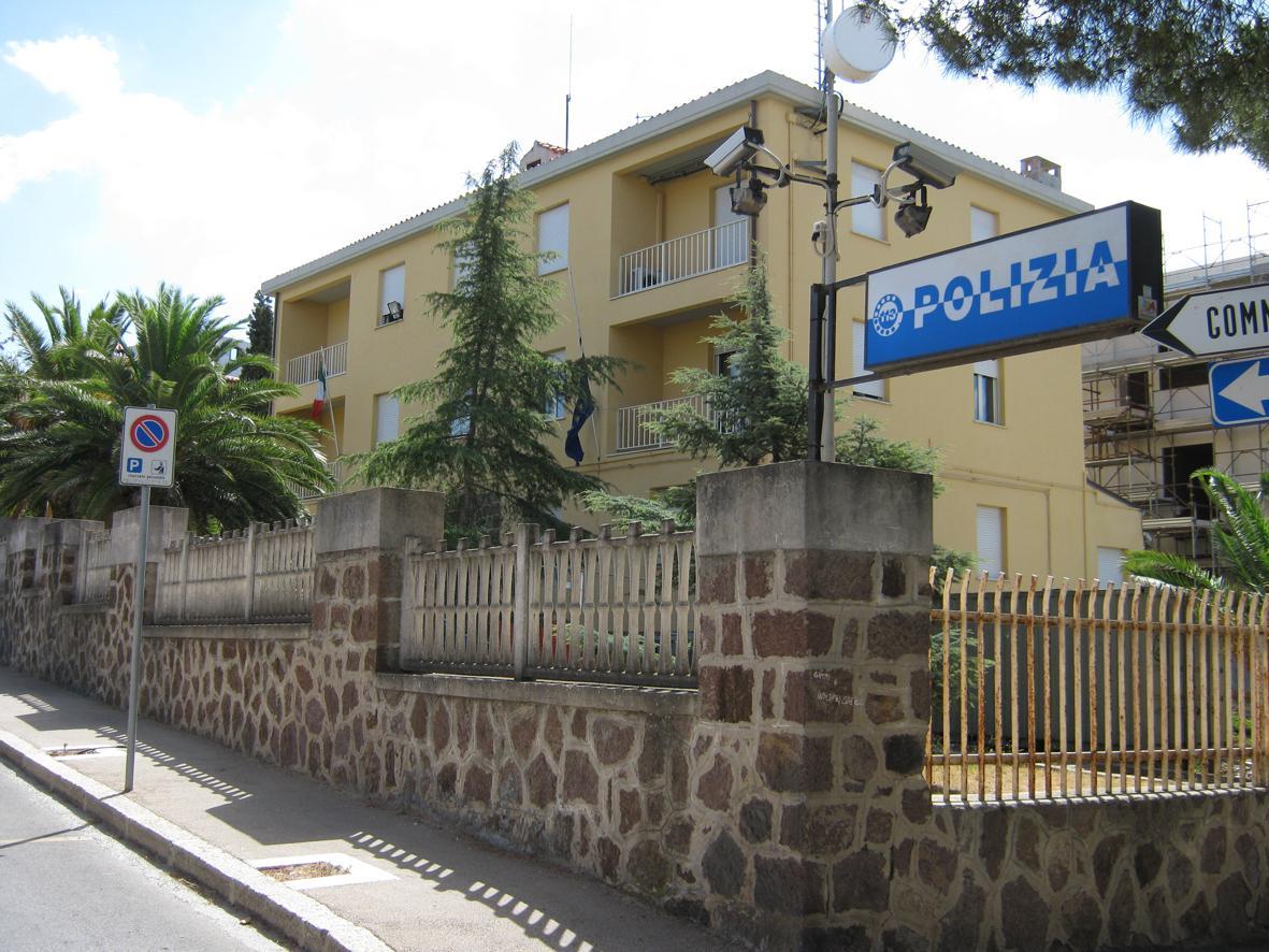 Spacciavano droga in casa, due fratelli arrestati a Bacu Abis