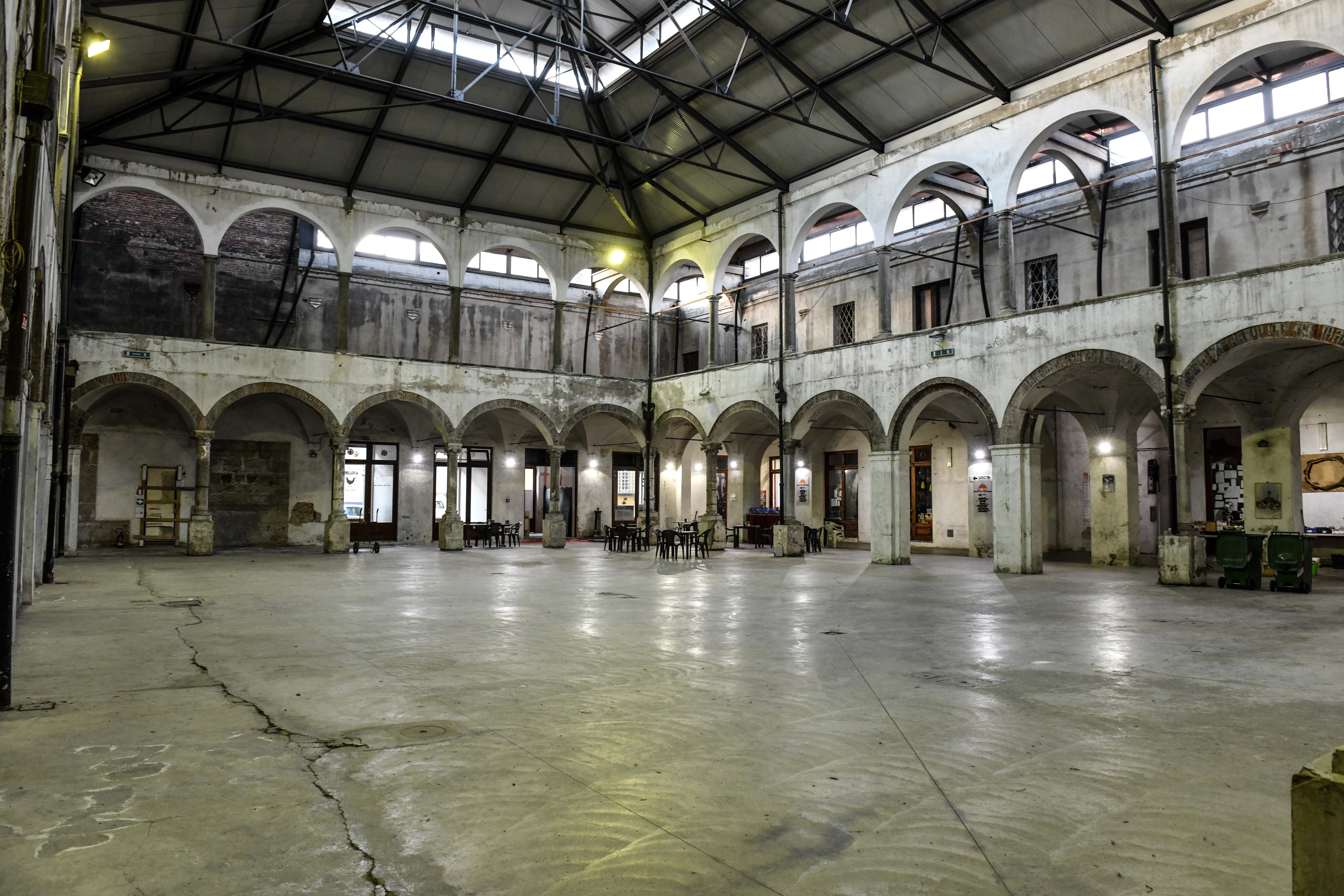 Nuove tariffe per ambulanti, negozi e ristoranti: canone unico, quanto si paga 