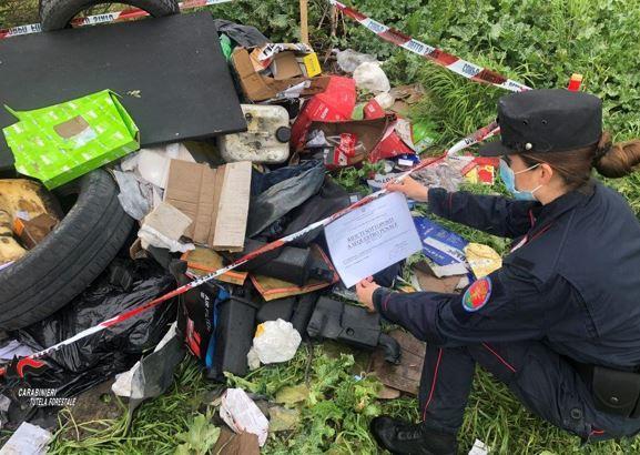 Portomaggiore, rifiuti speciali abbandonati: denunciato un meccanico