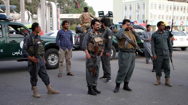 Afghanistan: autobomba nell'est, 'almeno 25 morti'