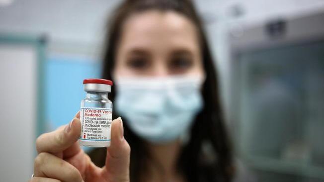 Vaccini: Oms autorizza l'uso in emergenza di Moderna