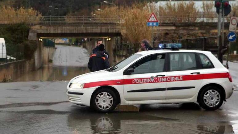 A fare la spesa con l’auto di servizio, assolti
