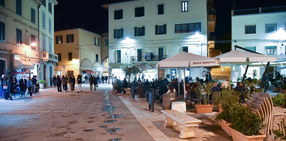 Rissa in centro Una ventenne finisce in ospedale