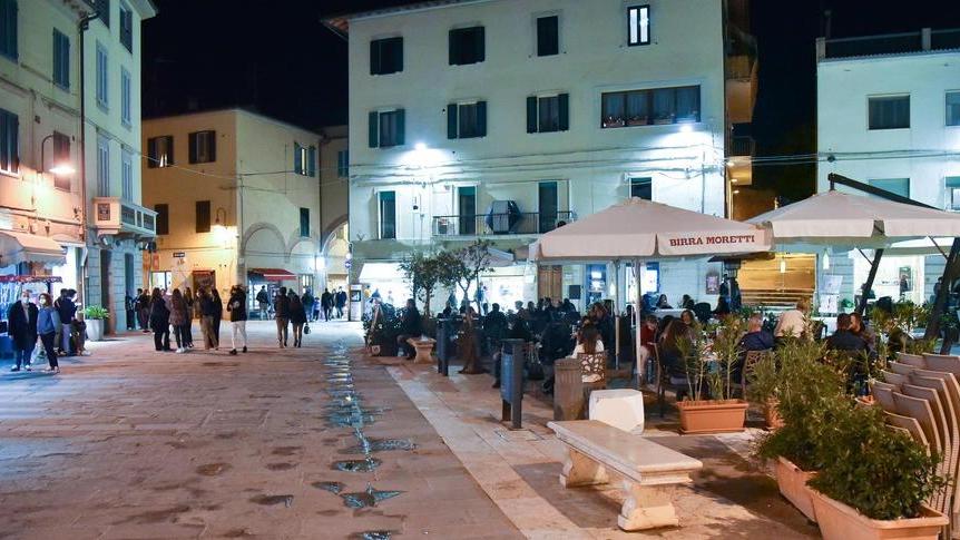 Rissa in centro Una ventenne finisce in ospedale