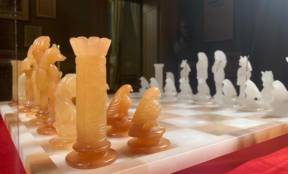 Miniature, pittura e scultura Il “Teatro in mostra” al Flacco
