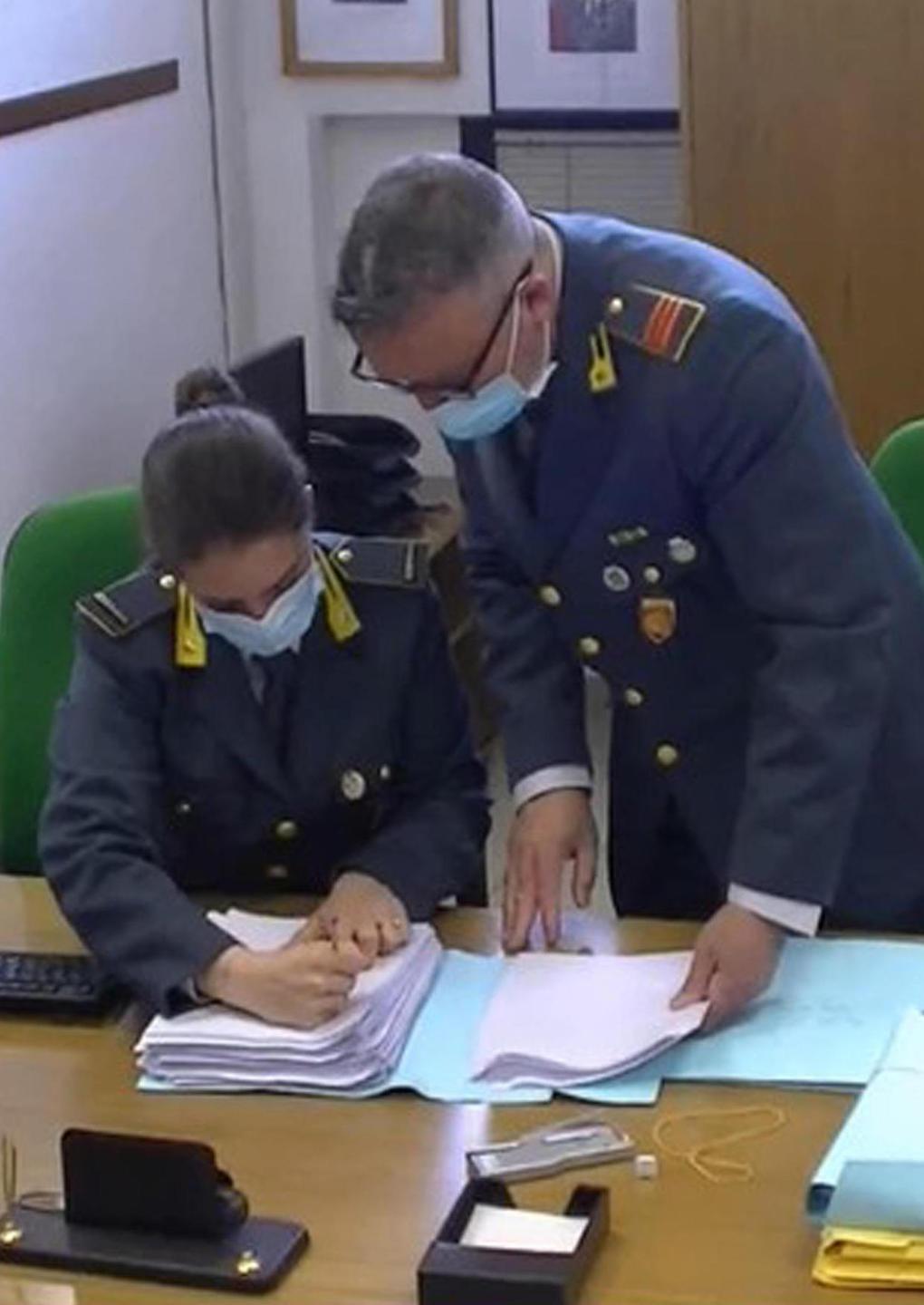 Truffa e riciclaggio, sotto chiave dieci fabbricati e otto terreni