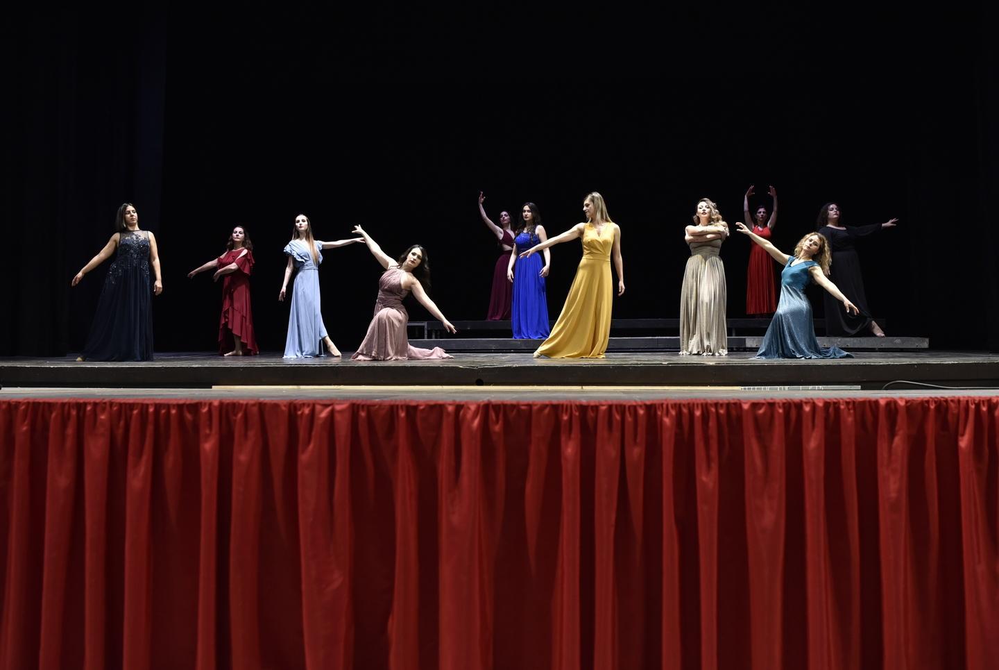 “Danza e distanza” al Teatro Verdi 