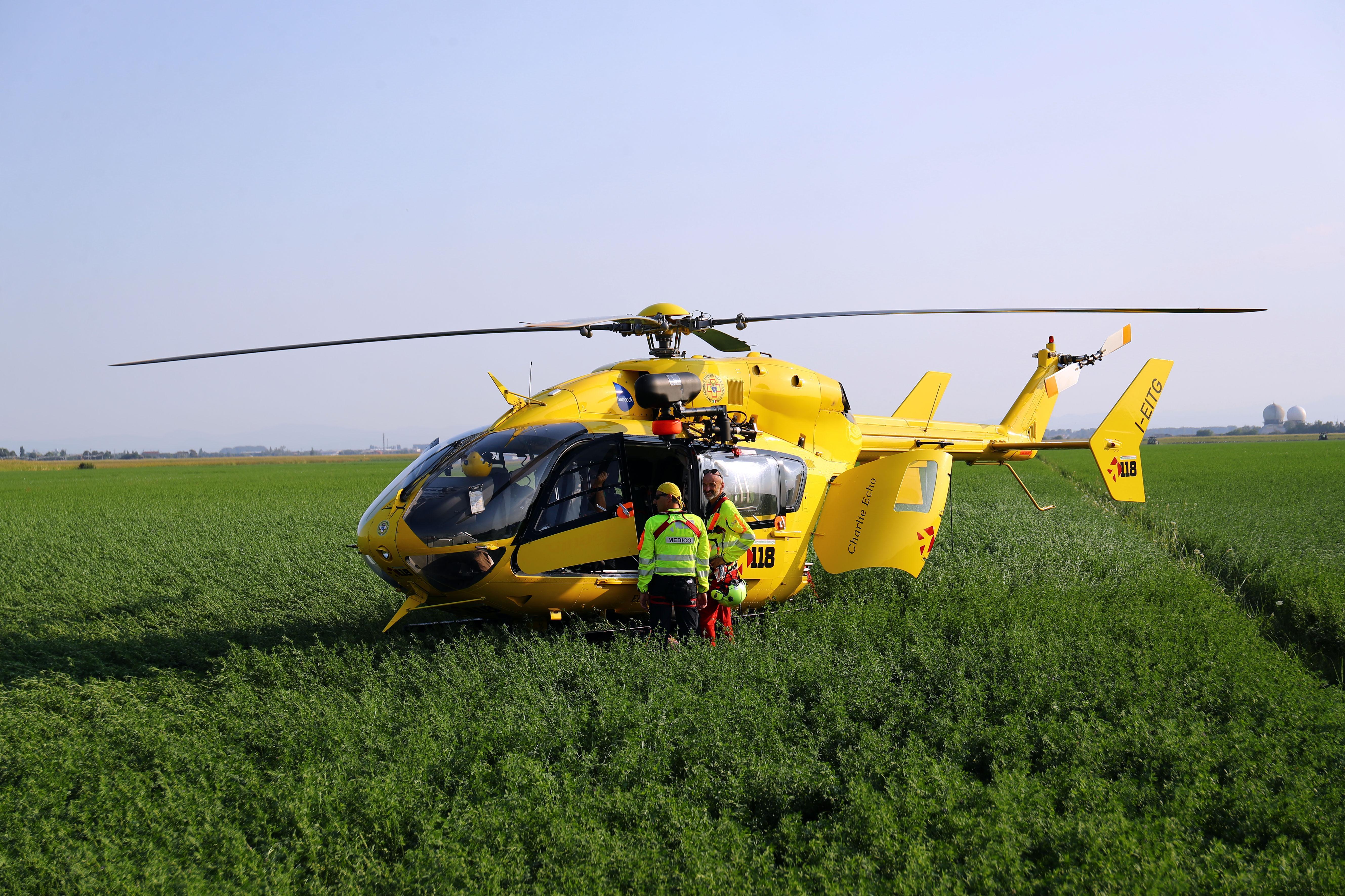 Ventasso, motociclista sbalzato da sella portato in ospedale con l'elisoccorso