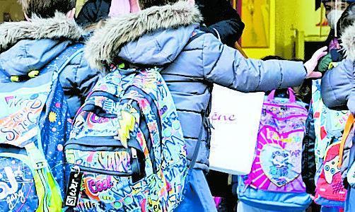 Paura in Val d’Enza, controlli rafforzati fuori dalle scuole contro i due adescatori di bambini 