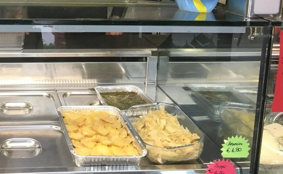 «Lasagne, sformati, pizza Non buttiamo nulla e ci sono pure clienti fissi» 