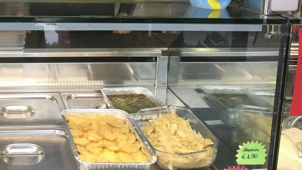 «Lasagne, sformati, pizza Non buttiamo nulla e ci sono pure clienti fissi»