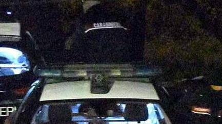 Accoltella la moglie la figlia dà l’allarme