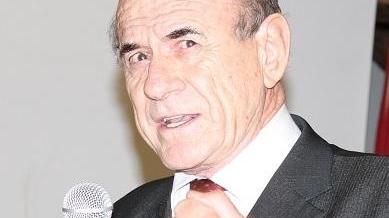 Sergio Camellini esplora con la poesia i silenzi capaci di svelare il mondo
