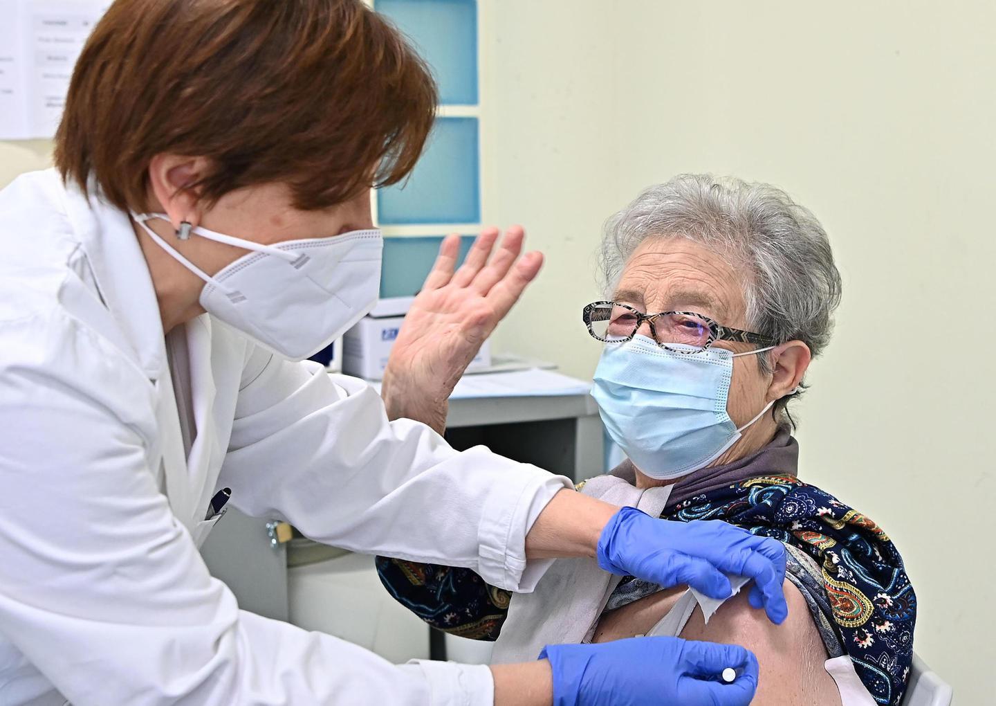 Primi 300 kit ai medici di famiglia che minacciano lo stato di agitazione 