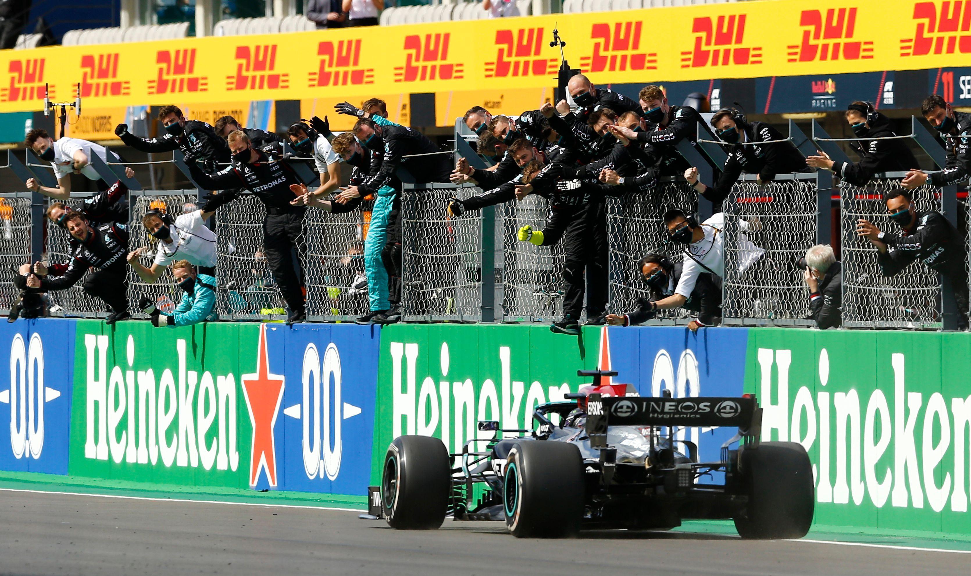 Formula 1. Hamilton vince in Portogallo, le Ferrari dietro
