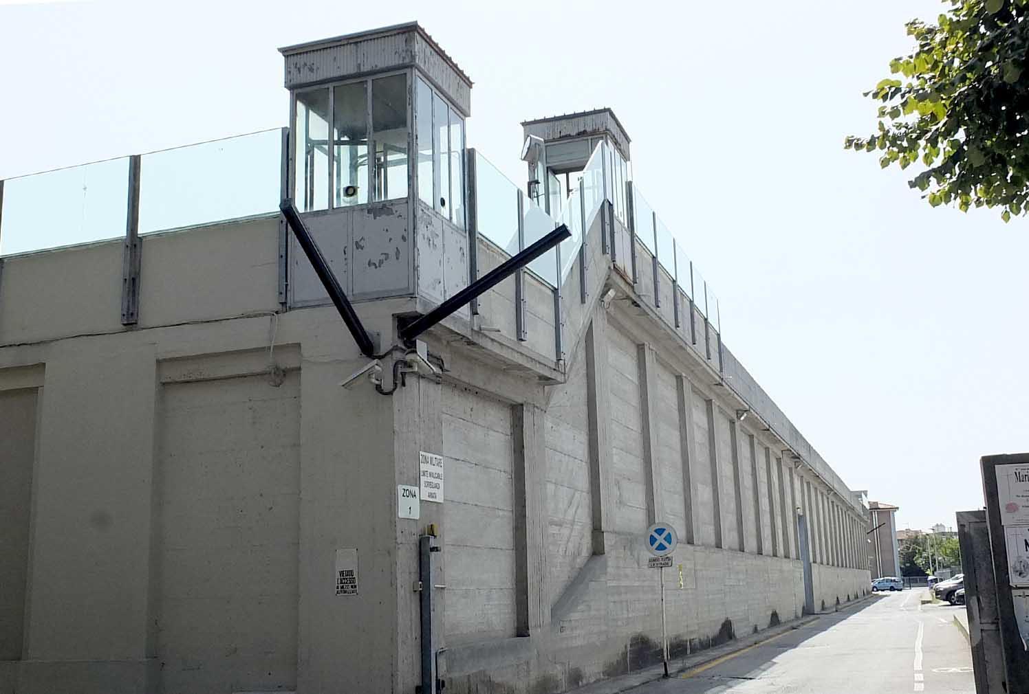 Tenta di uccidere la compagna, rimane in carcere
