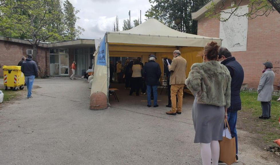 A maggio 25mila vaccini ai versiliesi: ma il personale Asl potrebbe non bastare 