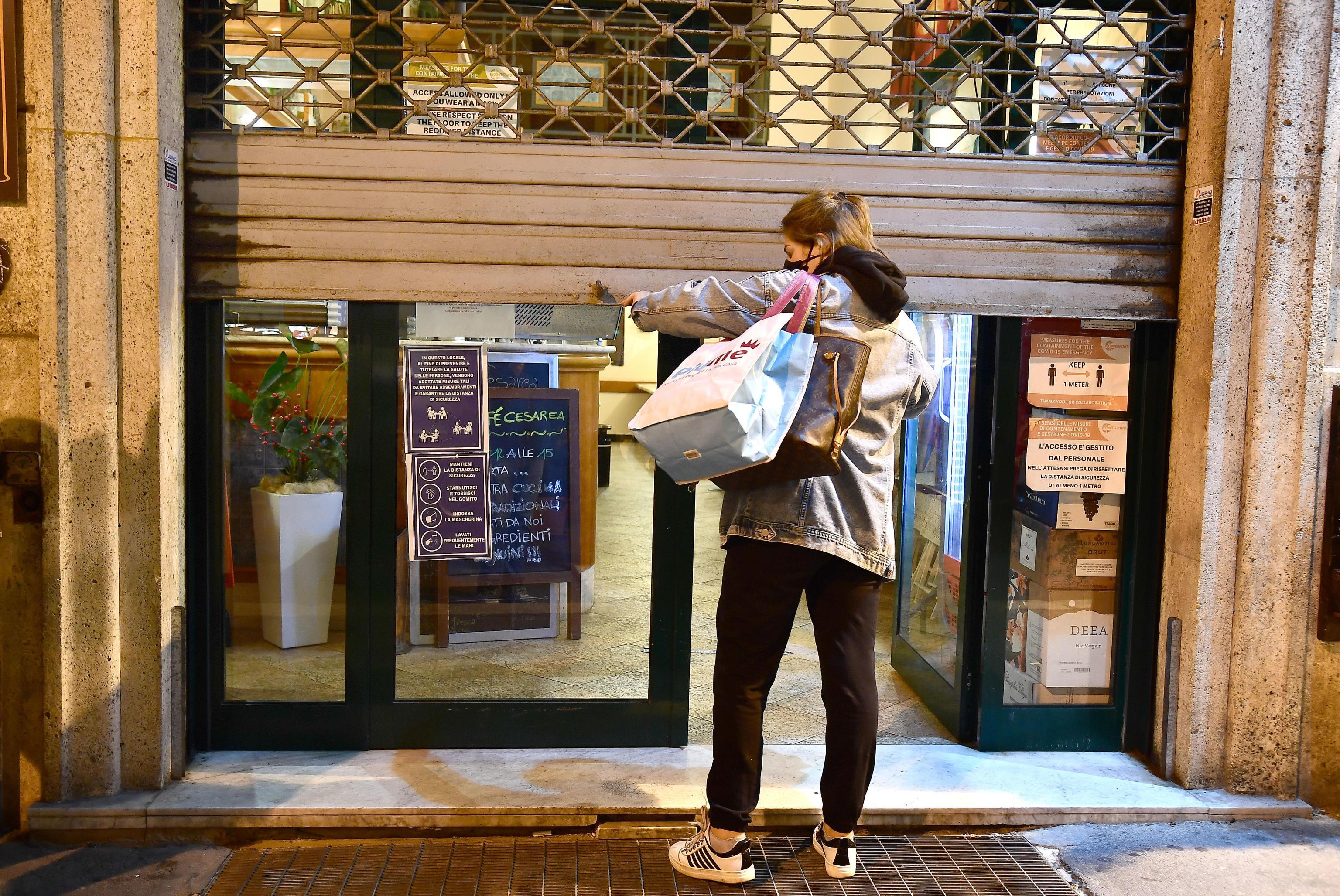 Coronavirus, in Sardegna pillole di libertà sperando nel giallo